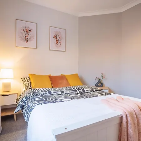 Stylish Two Bedroom Apartment With Private Parking Perth Exterior photo