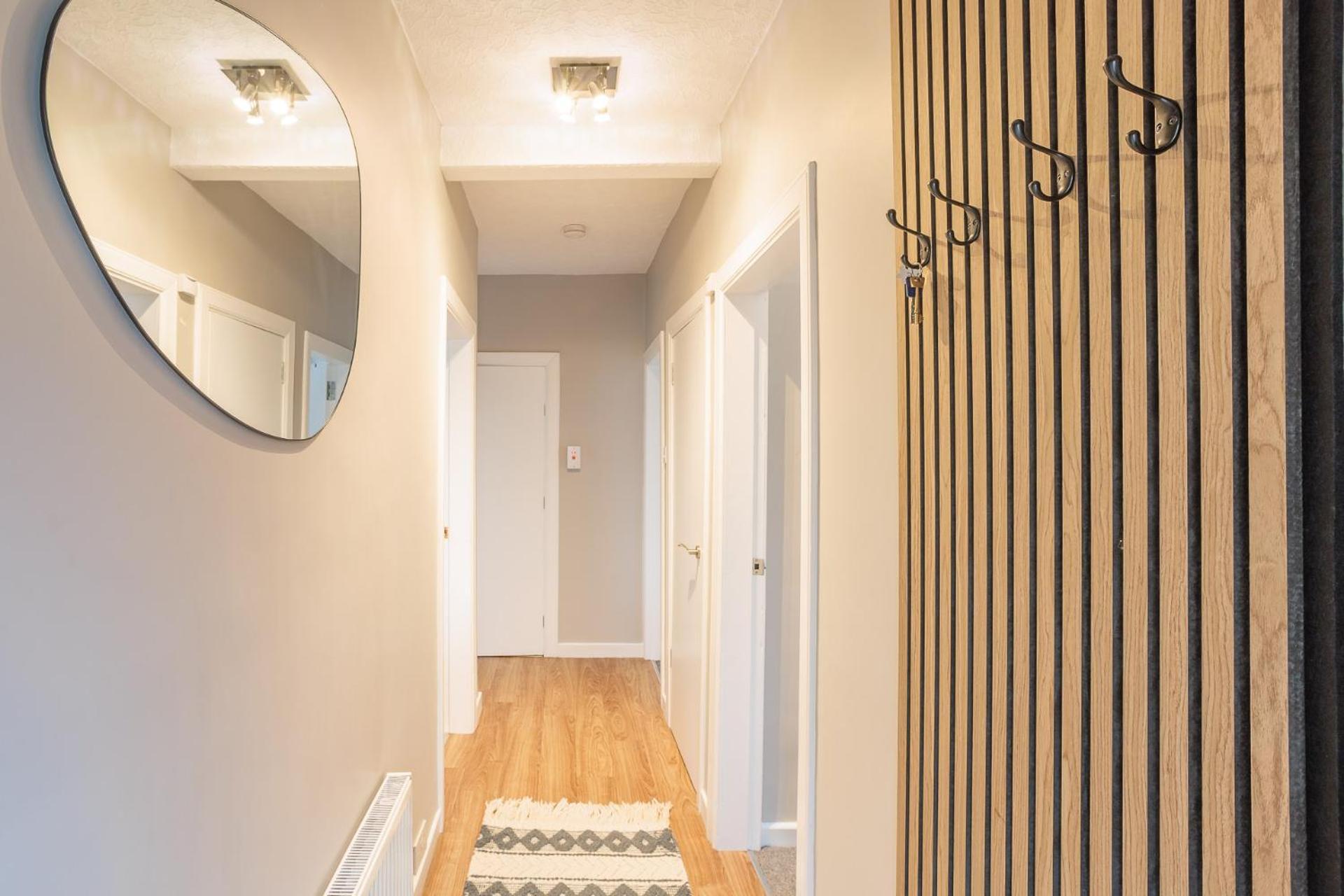Stylish Two Bedroom With Private Parking Perth